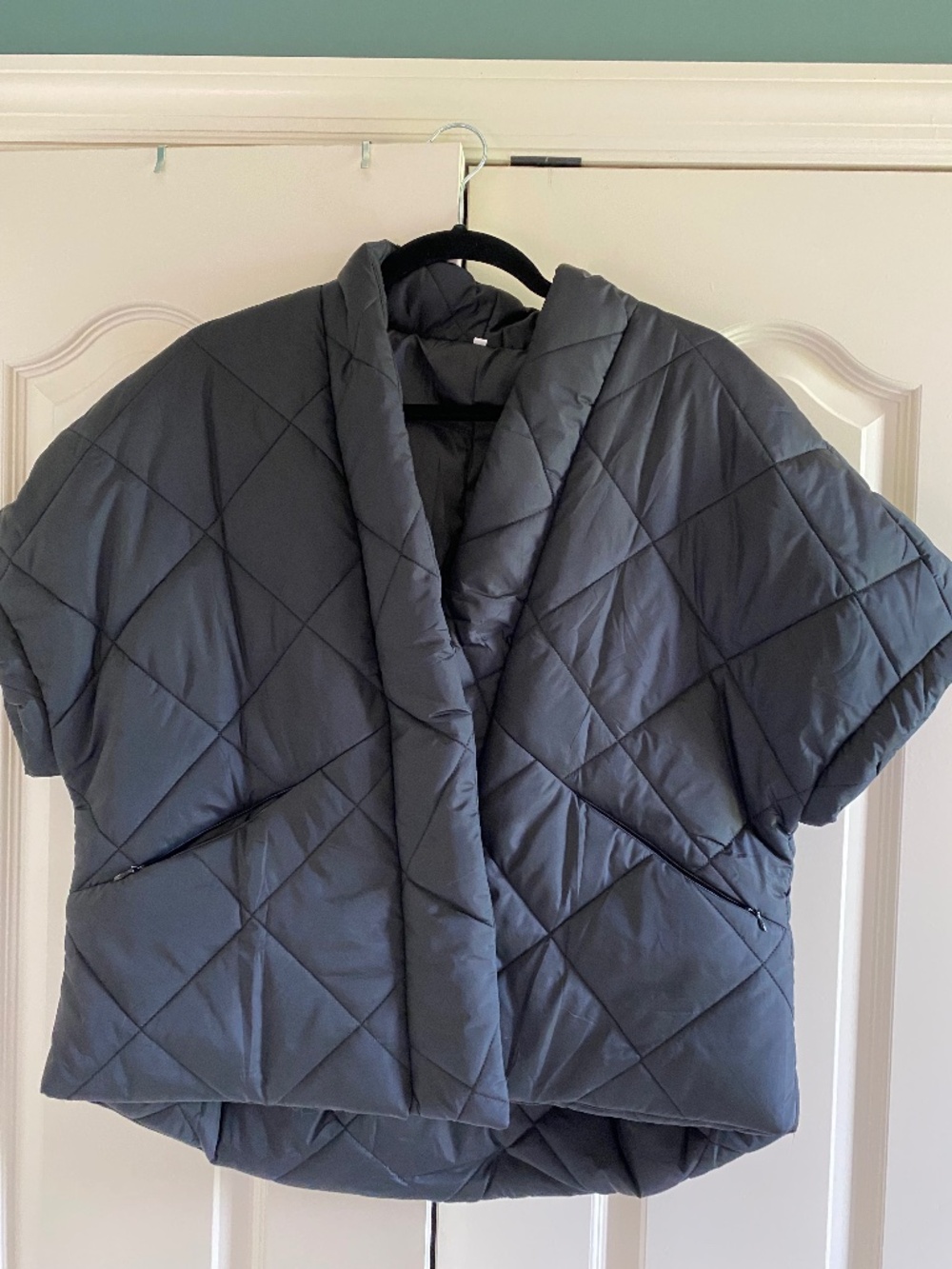 Cropped puffer vest